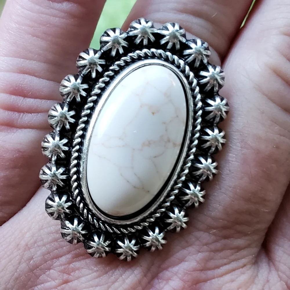 Free Spirit Boho Native South Western People Oval Sunburst bead Stretch Ring Nwt